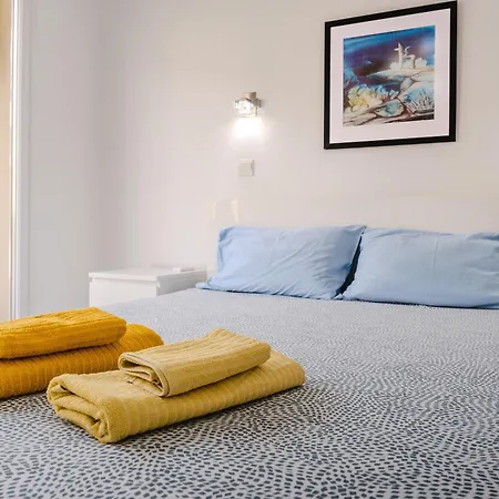 City 1 Bdr, 3 Min Walk From Finikoudes Beach *