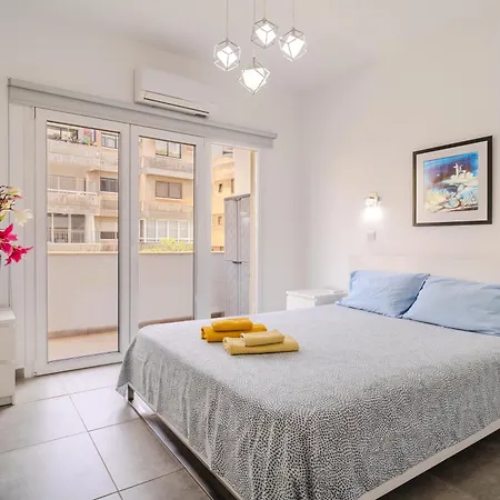 Rendezvous One Bedroom Flat Апартаменты Ларнака