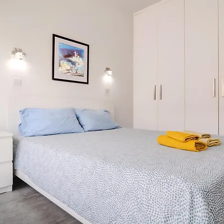 アパート City 1 Bdr, 3 Min Walk From Finikoudes Beach ラルナカ