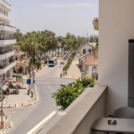 City 1 Bdr, 3 Min Walk From Finikoudes Beach *