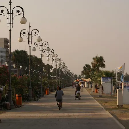 Rendezvous One Bedroom Flat Апартаменты Ларнака