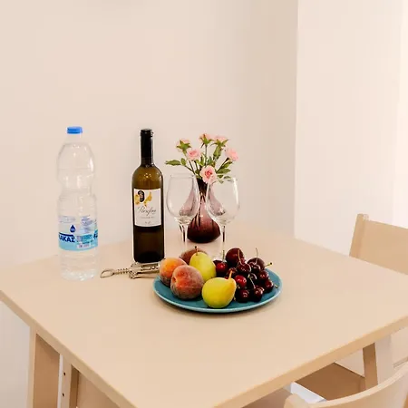 Rendezvous One Bedroom Flat * لارنكا