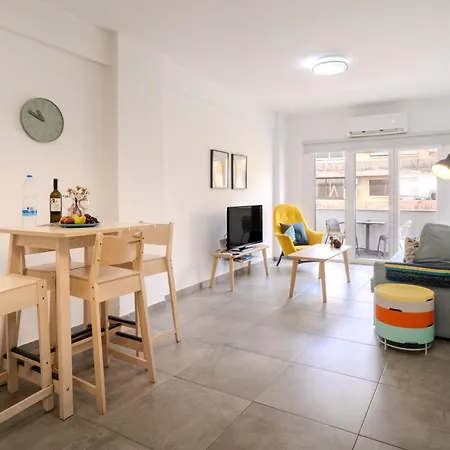 Апартаменти Rendezvous One Bedroom Flat Ларнака