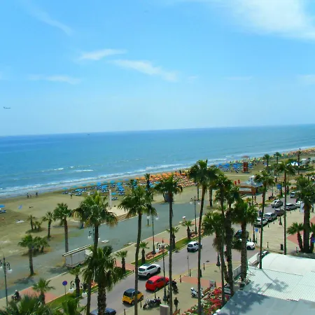 شقة City 1 Bdr, 3 Min Walk From Finikoudes Beach *
