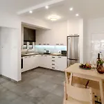 Rendezvous One Bedroom Flat 아파트